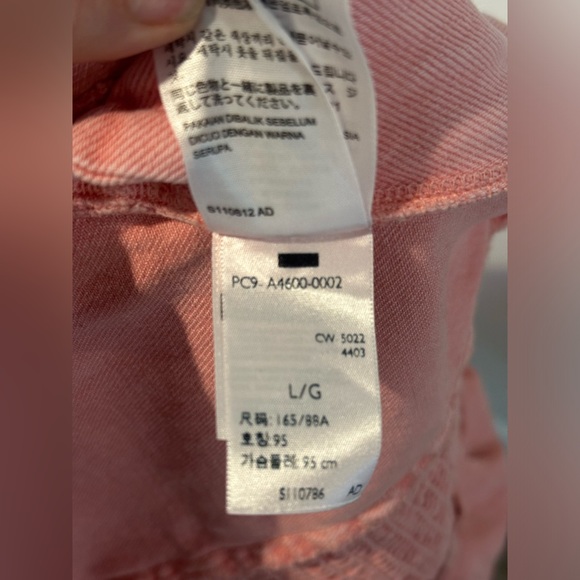 NWOT: Levi’s pink denim crop top🌸💗 - Picture 8 of 9